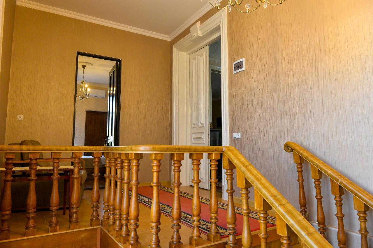 Gold Guest House Κουτάισι Εξωτερικό φωτογραφία