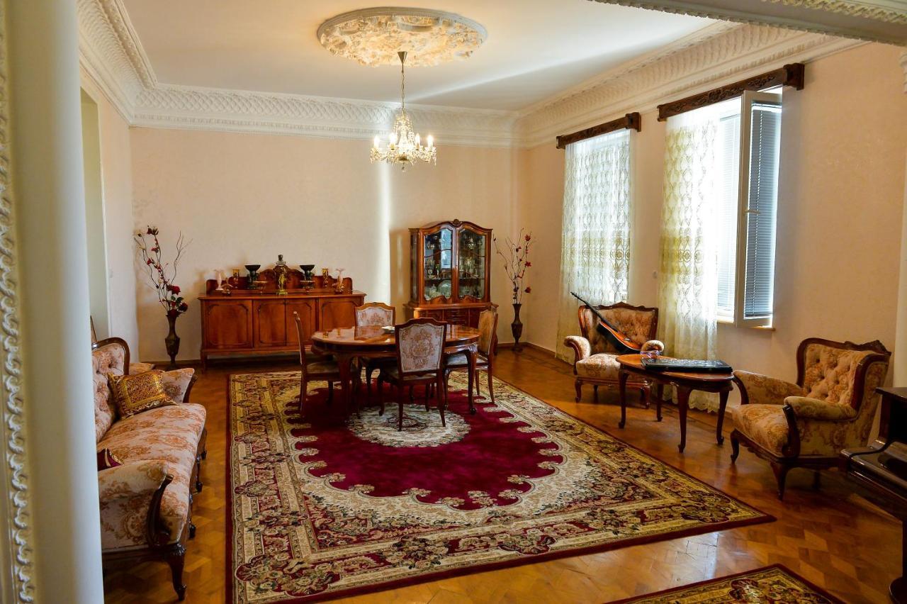 Gold Guest House Κουτάισι Εξωτερικό φωτογραφία