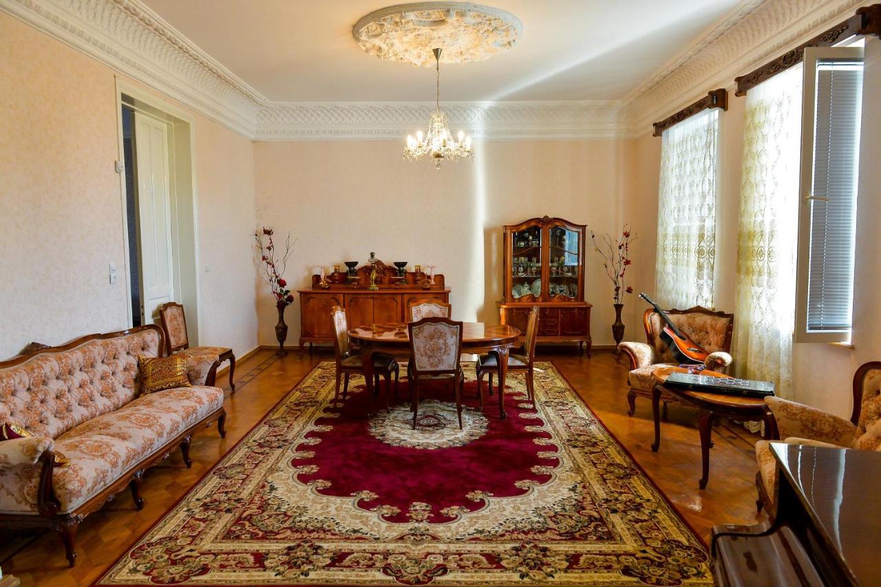 Gold Guest House Κουτάισι Εξωτερικό φωτογραφία