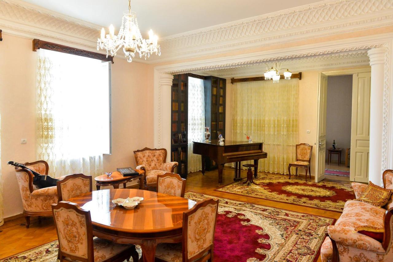 Gold Guest House Κουτάισι Εξωτερικό φωτογραφία