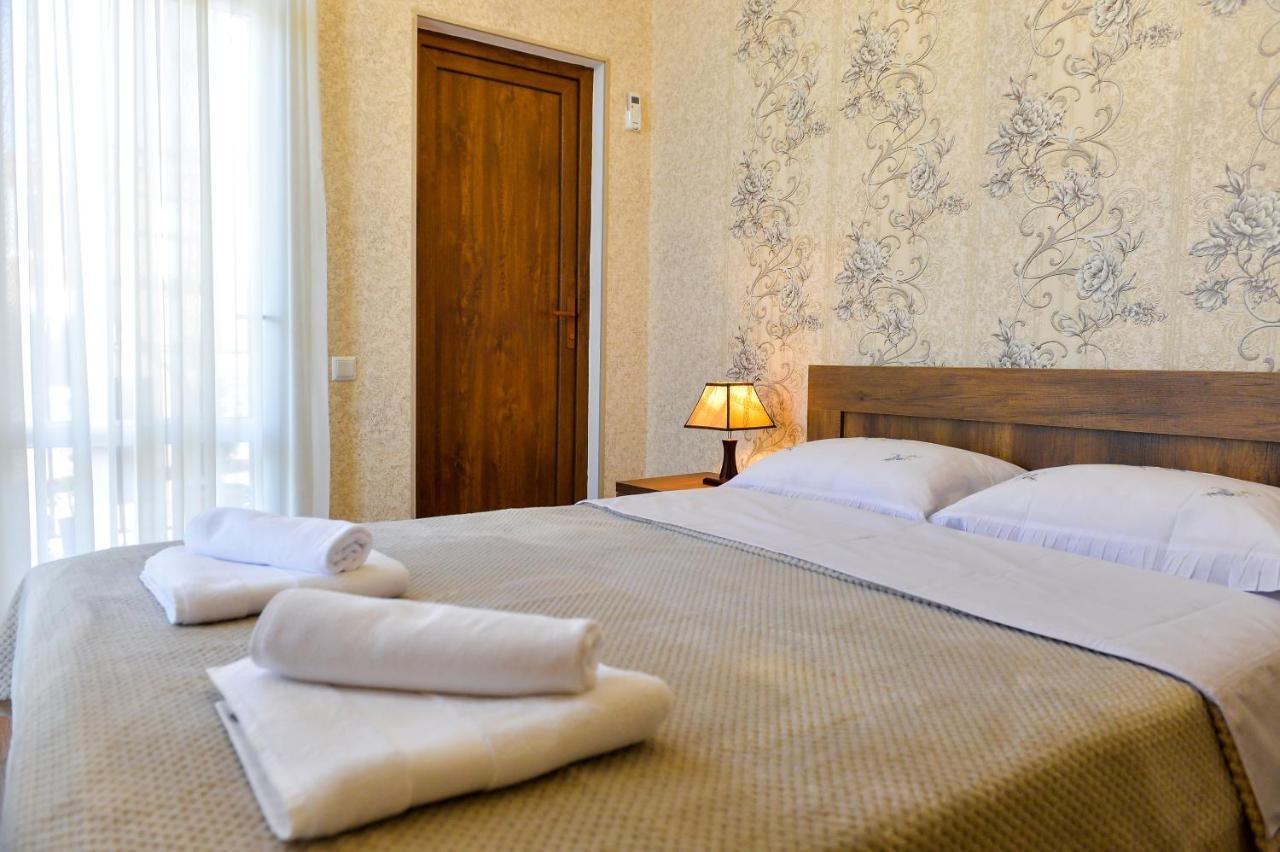 Gold Guest House Κουτάισι Εξωτερικό φωτογραφία