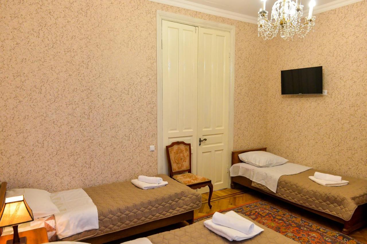 Gold Guest House Κουτάισι Εξωτερικό φωτογραφία